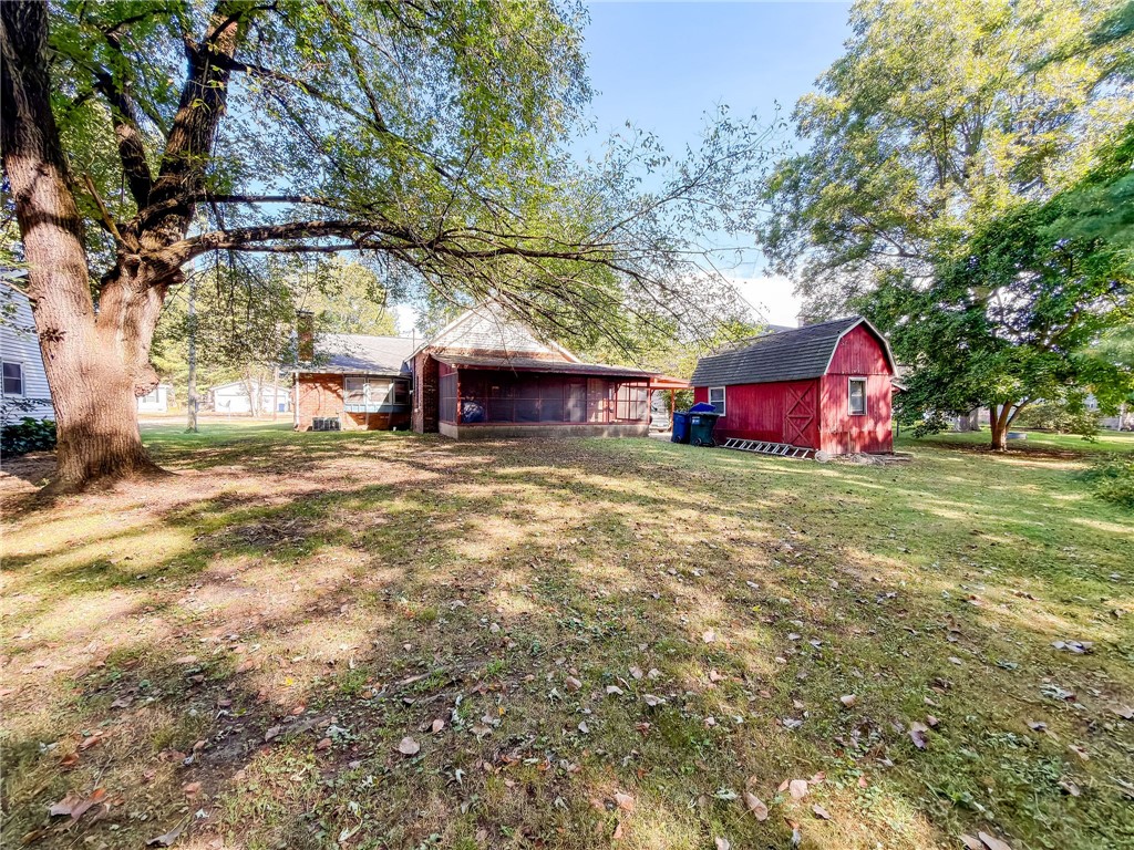 105 E Cherry Street Property Photo 27