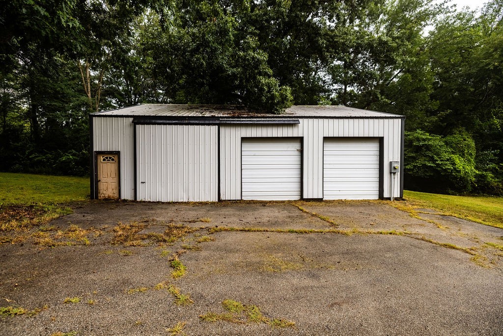 2250 S Shores Drive Property Photo 6