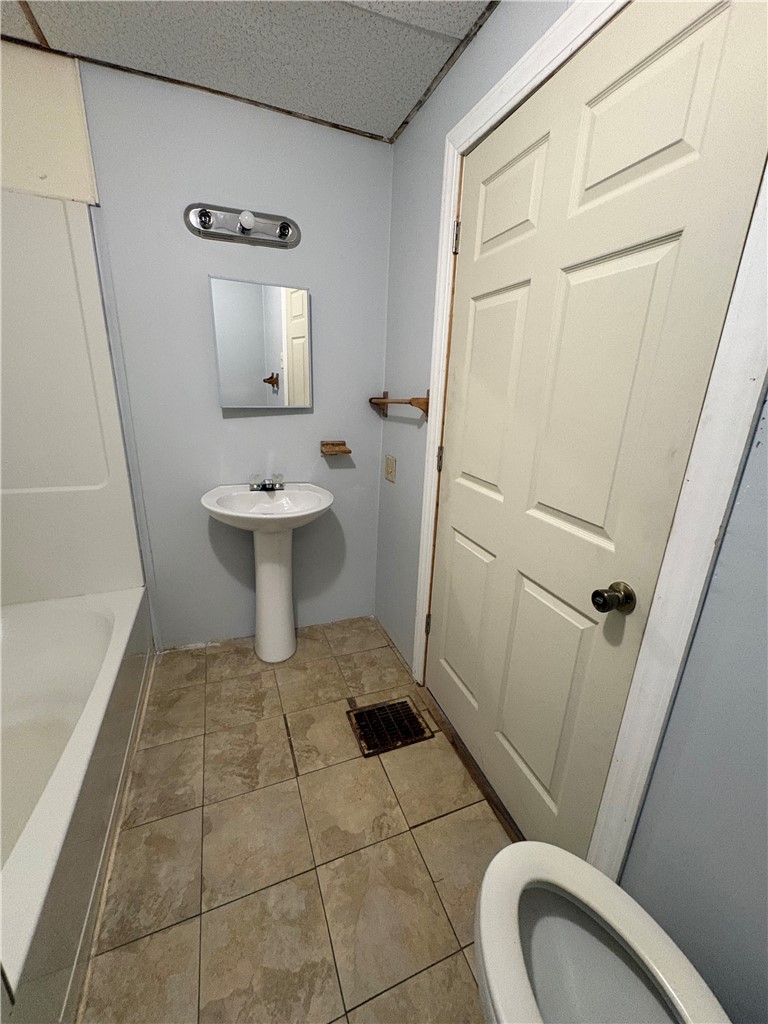 1905 College Street Property Photo 6