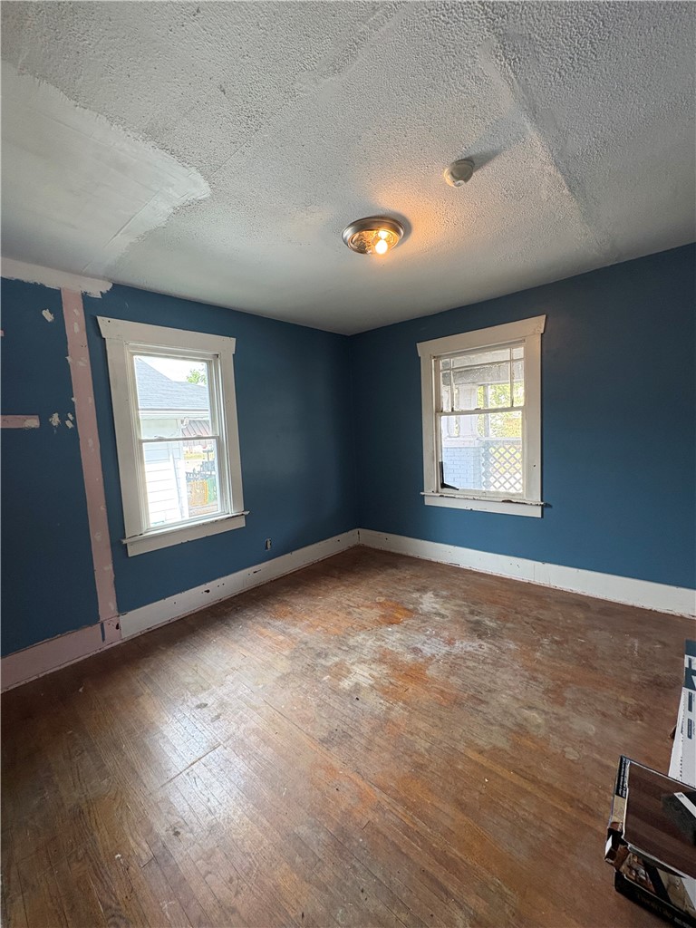 1905 College Street Property Photo 8