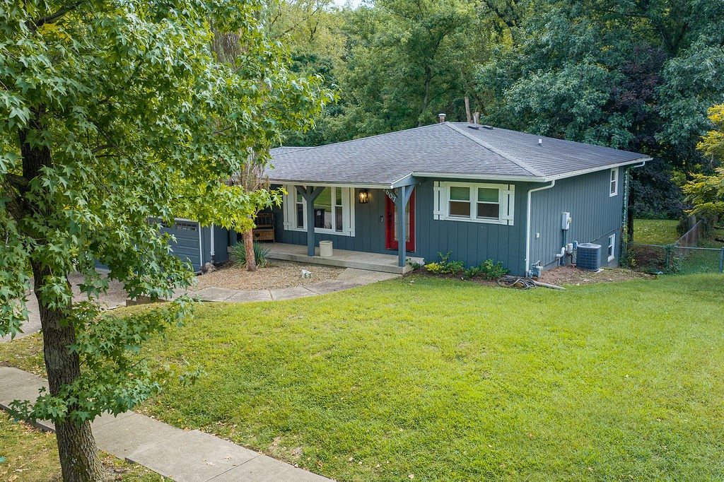 2607 Forrest Green Drive Property Photo 3