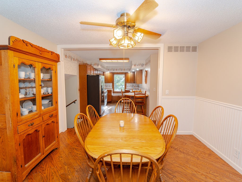 2607 Forrest Green Drive Property Photo 9