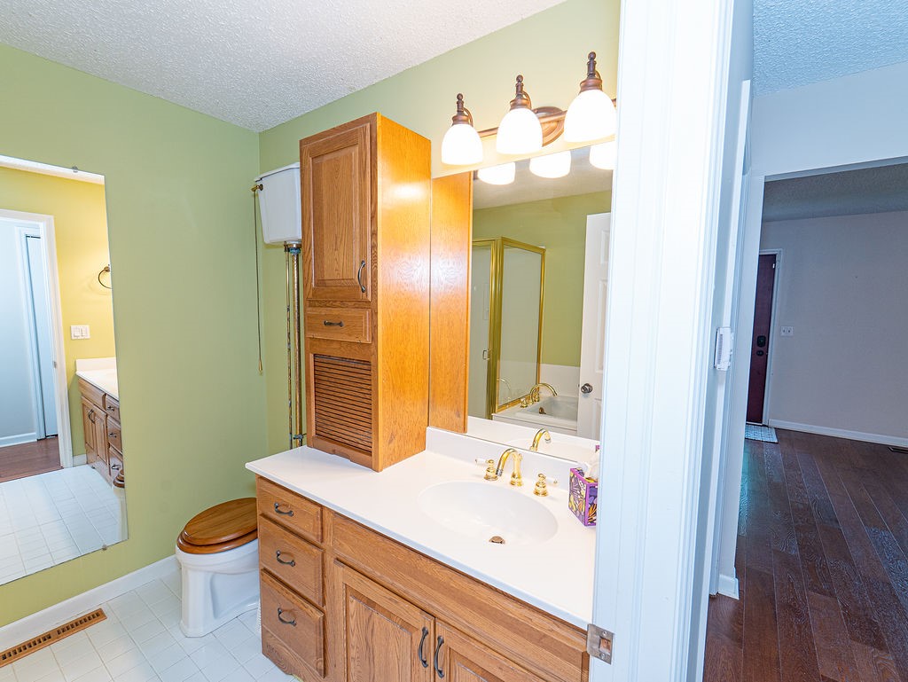 2607 Forrest Green Drive Property Photo 19