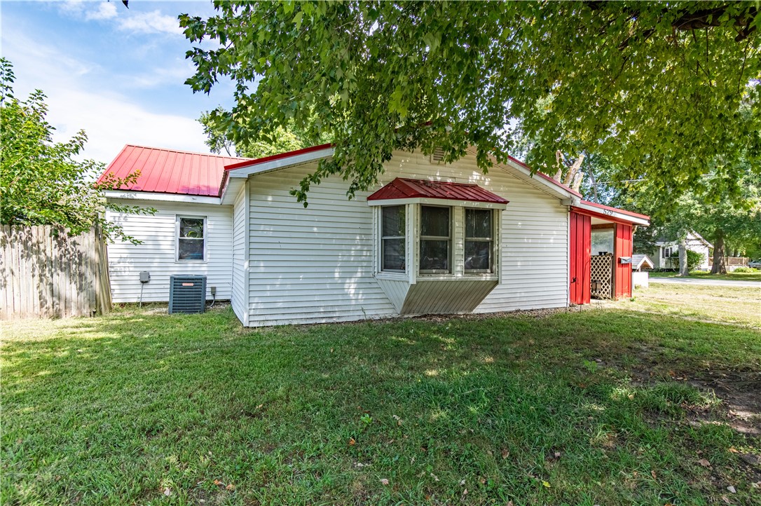 529 E Cedar Street Property Photo 2