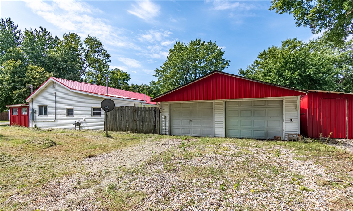 529 E Cedar Street Property Photo 3