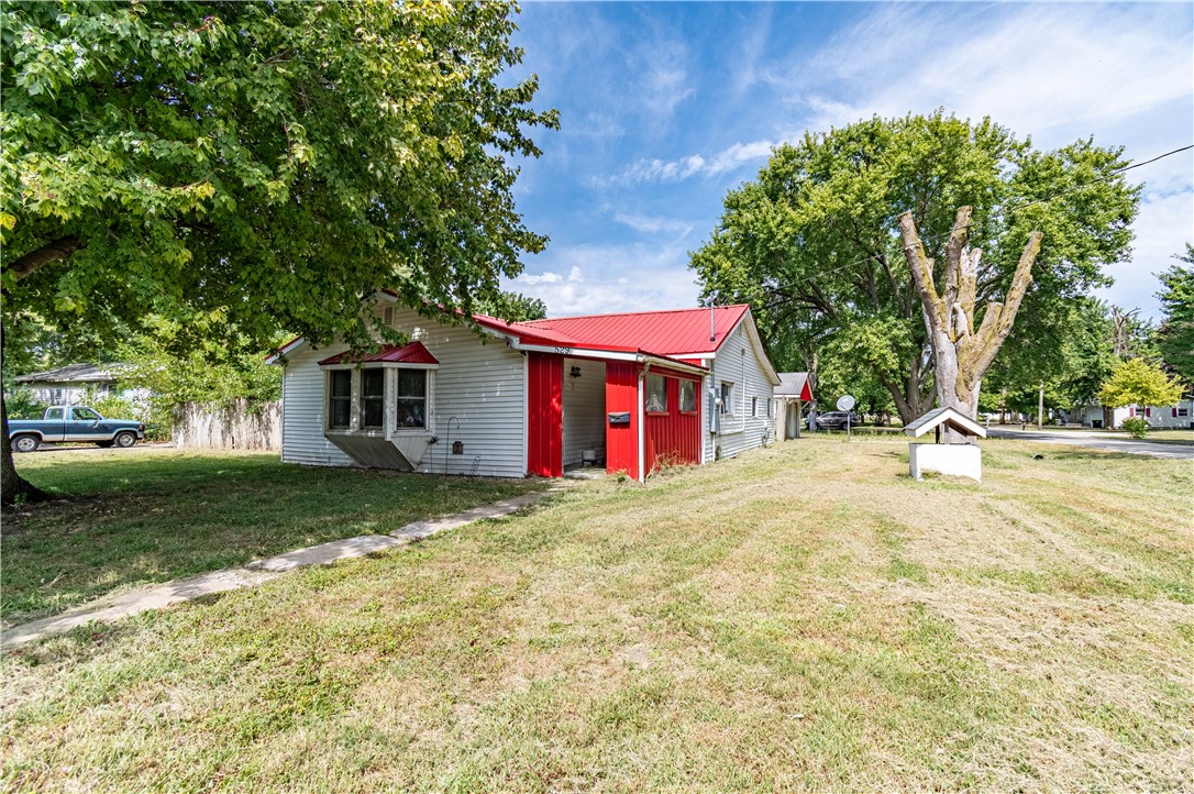 529 E Cedar Street Property Photo 4