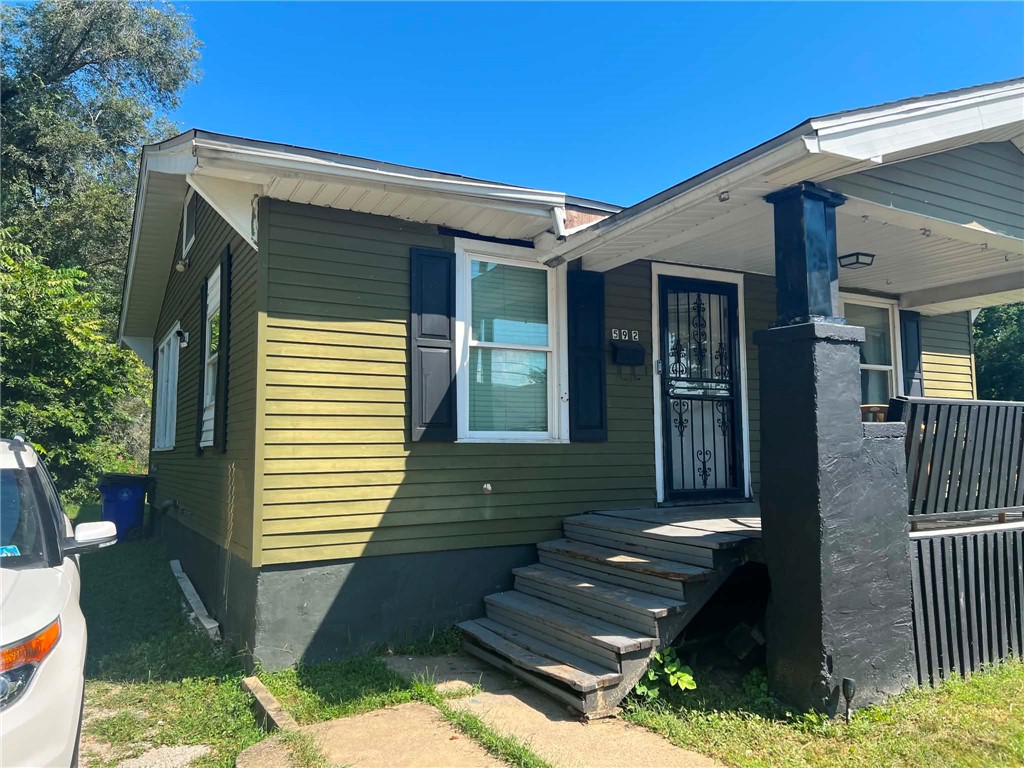 592 Oakland Avenue Property Photo 2
