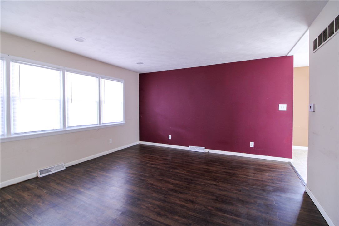 312 Southampton Drive Property Photo 4