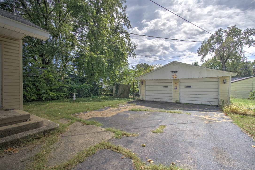 2925 E Harrison Avenue Property Photo 23