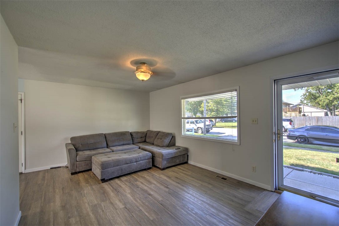 3735 Fontenac Drive Property Photo 9