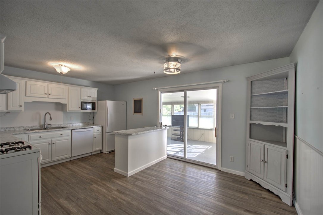 3735 Fontenac Drive Property Photo 15