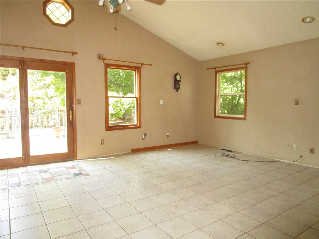 483 N 800 East Road Property Photo 6