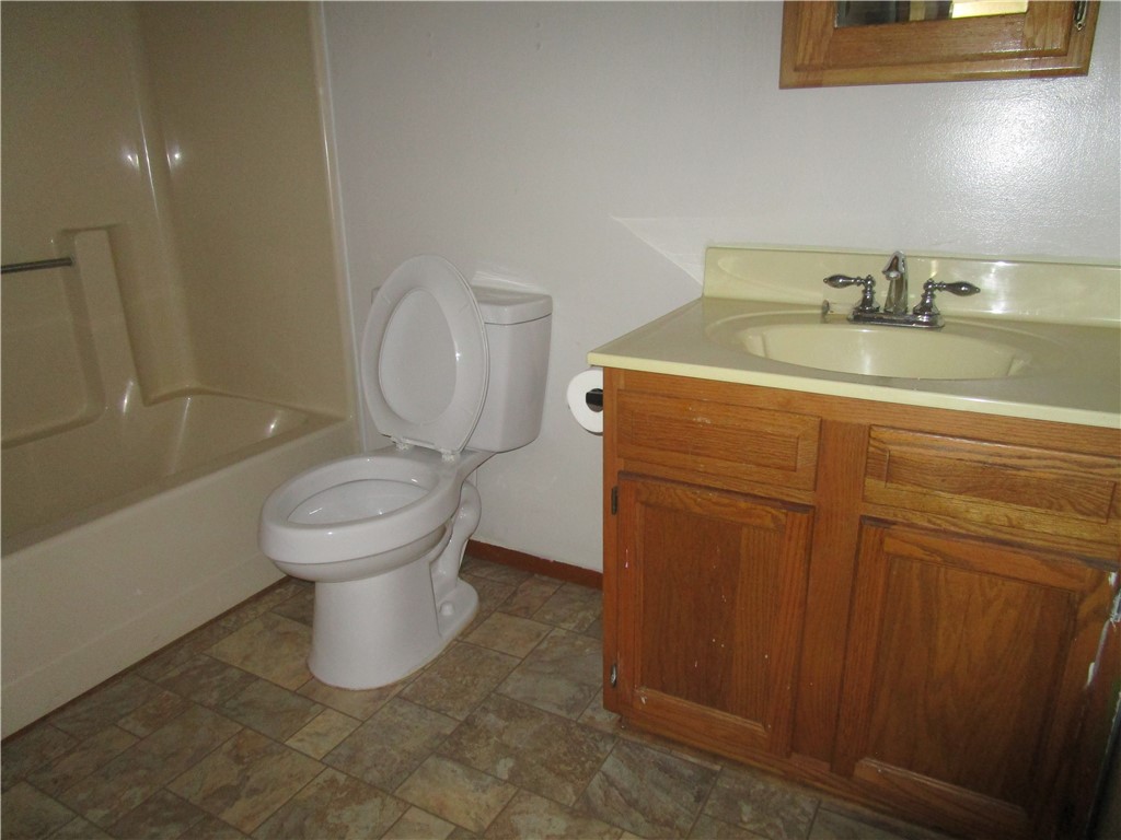 510 W 3rd Street Property Photo 9
