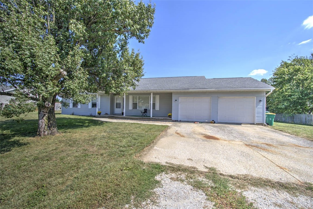 514 Debbie Drive Property Photo 3