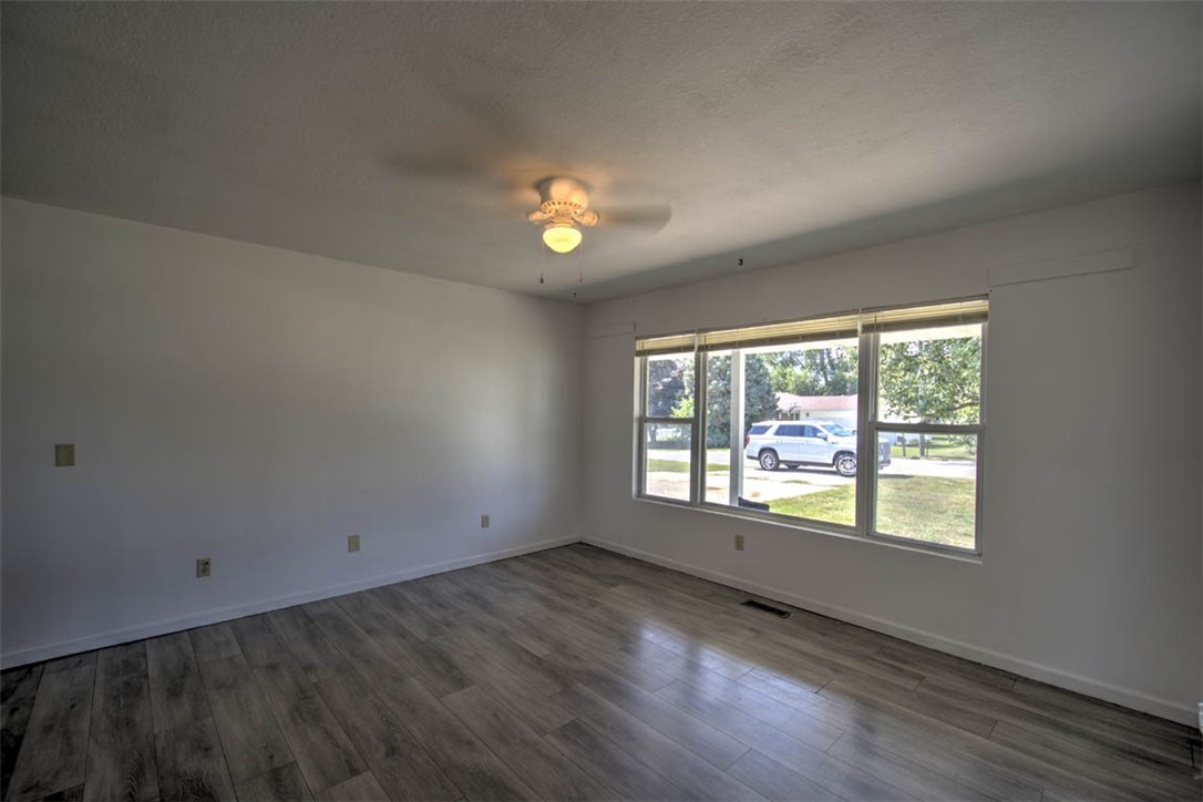 514 Debbie Drive Property Photo 5