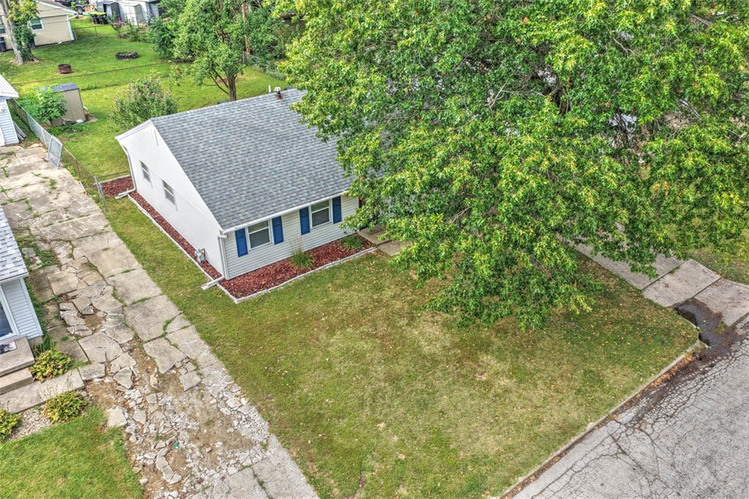 2157 N Dennis Avenue Property Photo 2