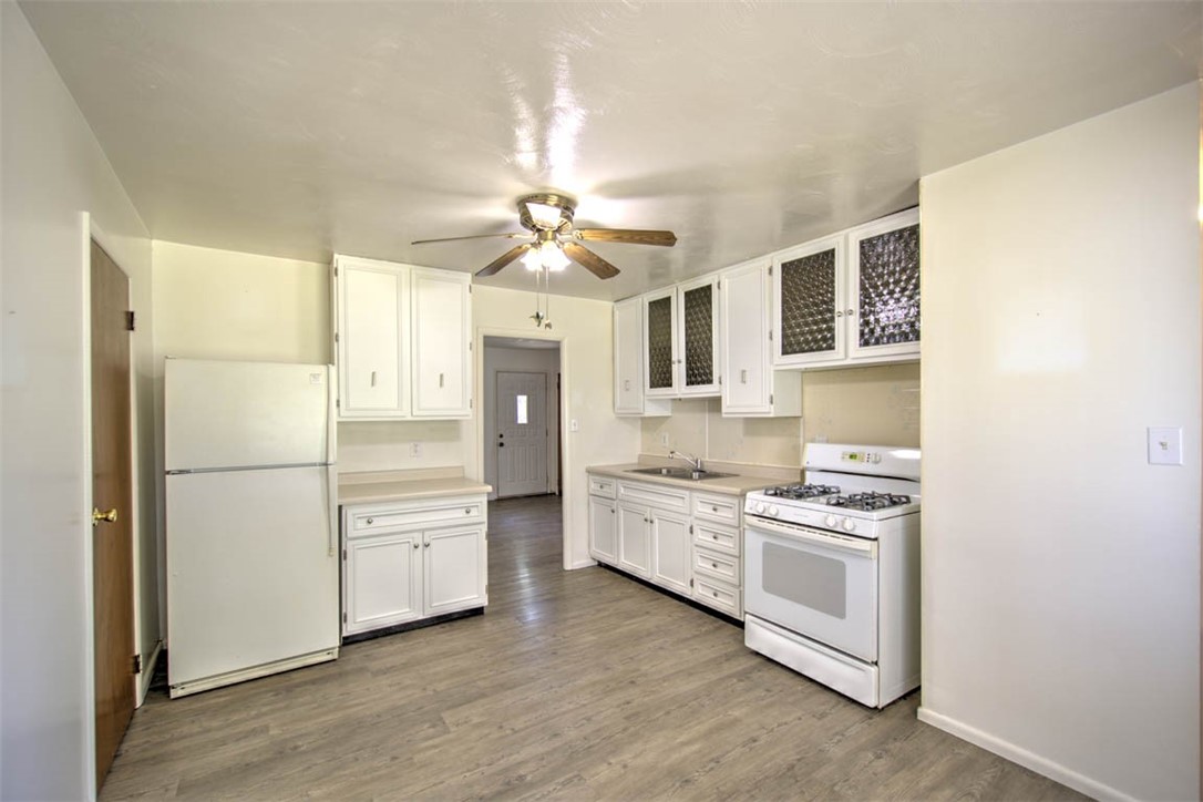 2157 N Dennis Avenue Property Photo 10