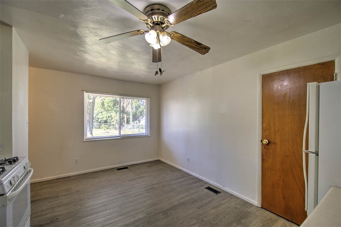2157 N Dennis Avenue Property Photo 13