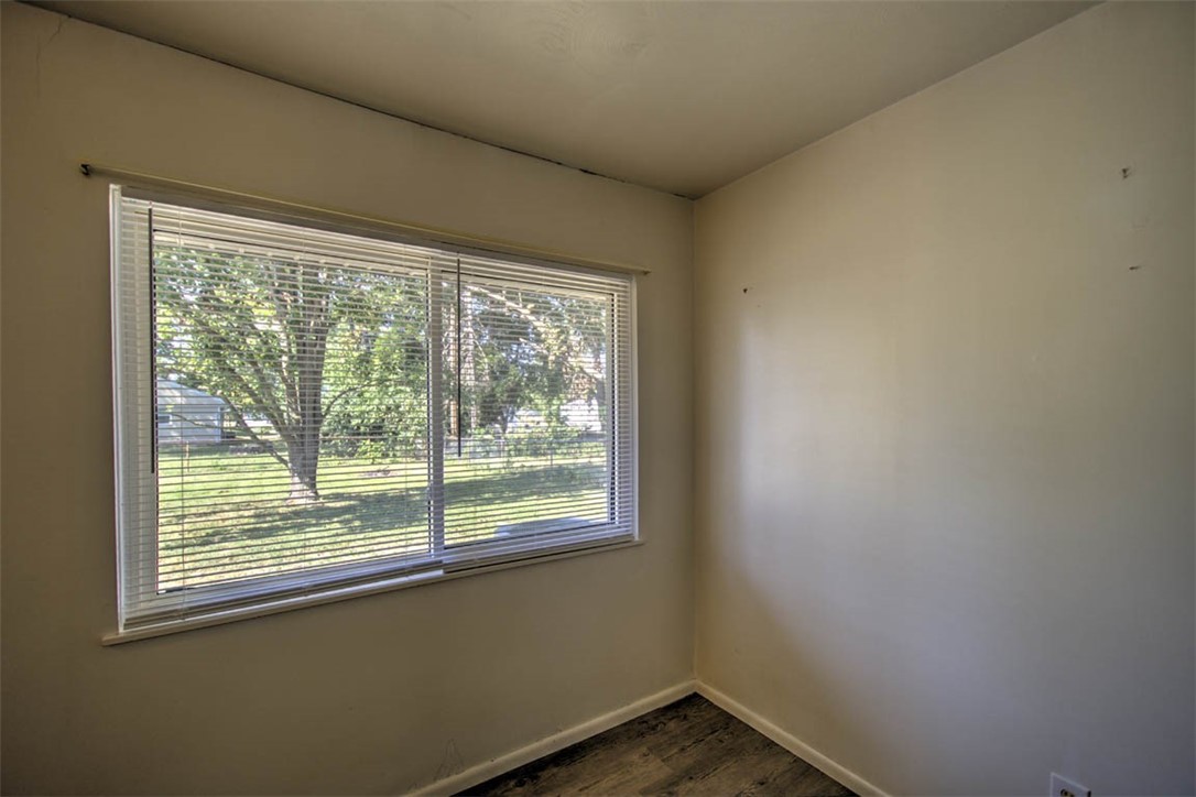 2157 N Dennis Avenue Property Photo 14