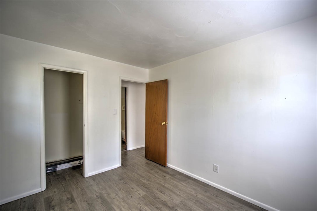 2157 N Dennis Avenue Property Photo 16