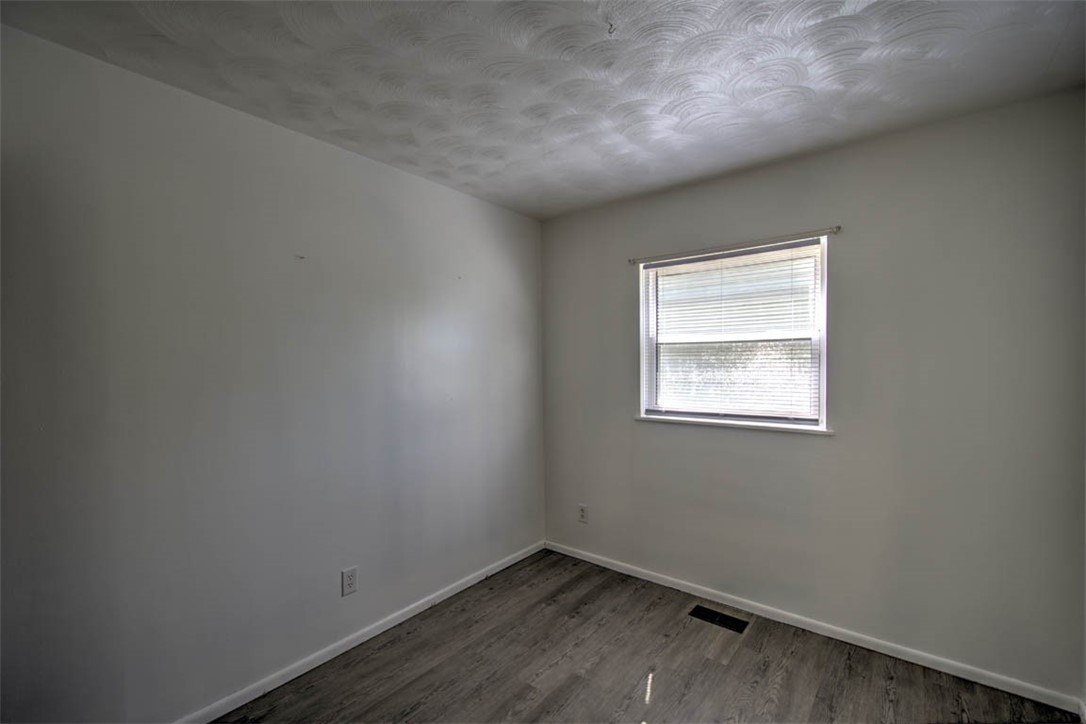 2157 N Dennis Avenue Property Photo 17