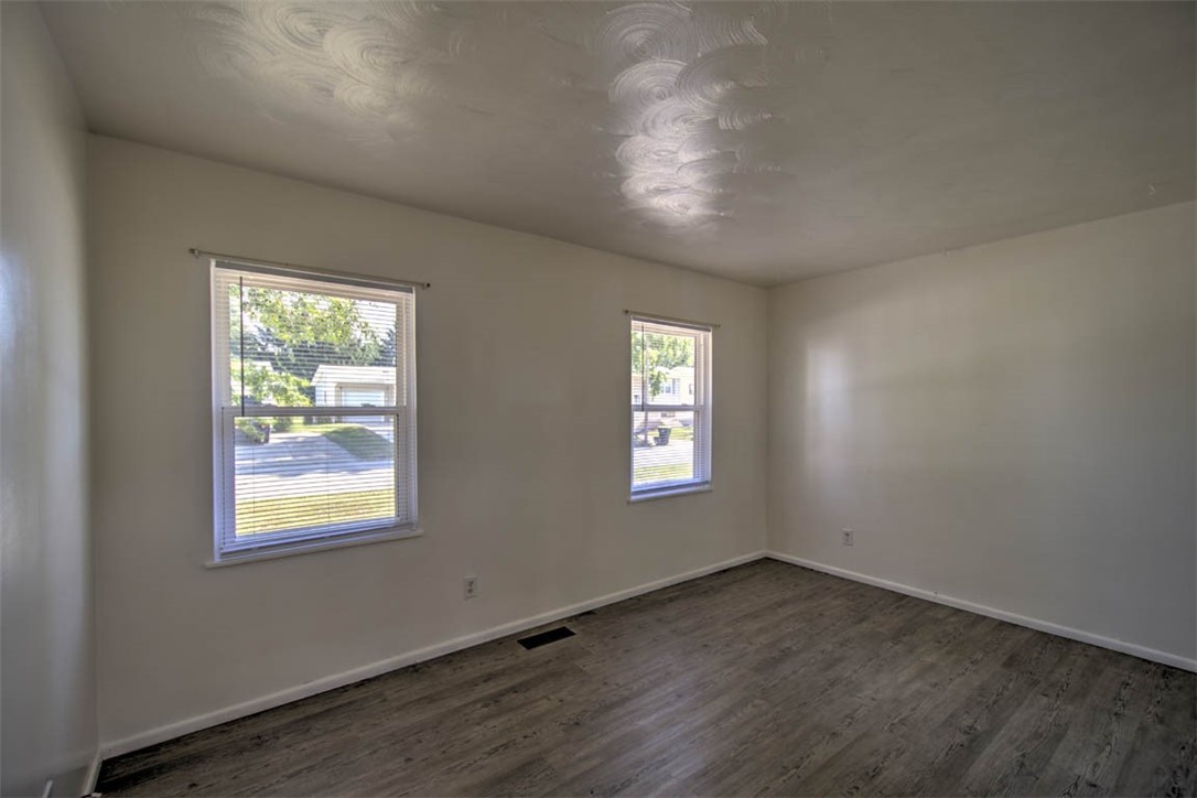 2157 N Dennis Avenue Property Photo 19