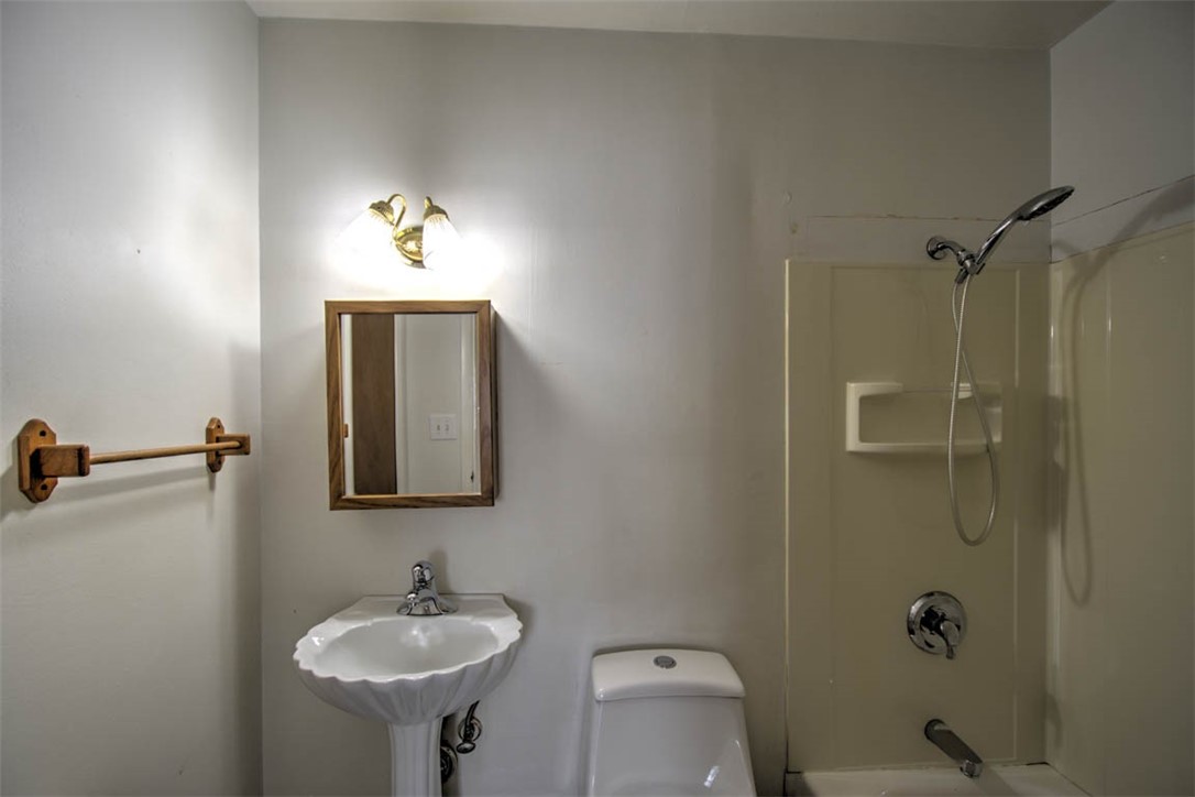 2157 N Dennis Avenue Property Photo 21