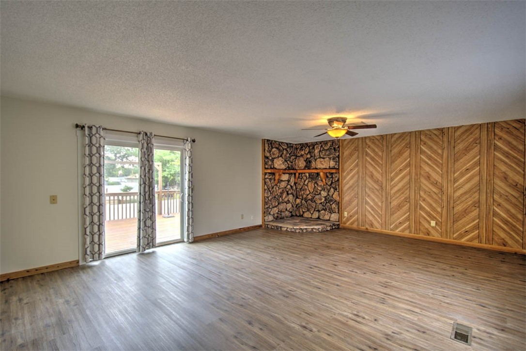 1325 Nolan Court Property Photo 8
