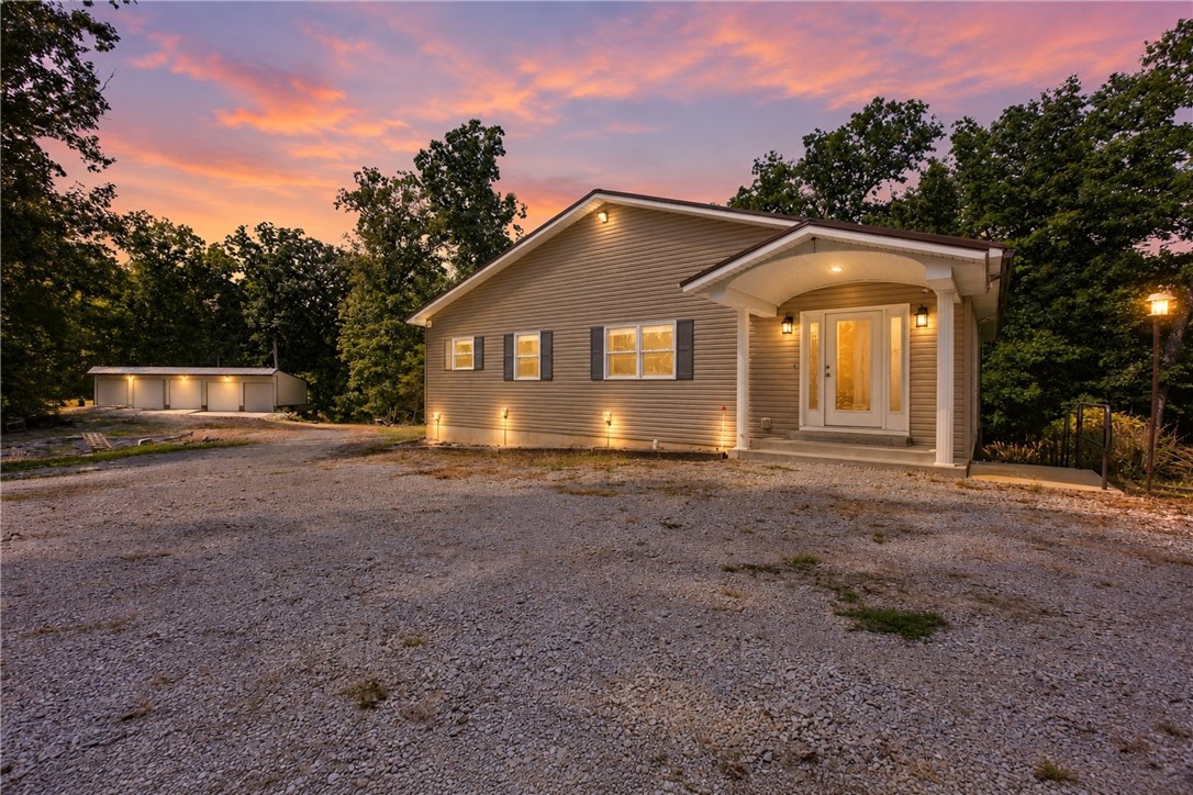 19059 E County Road 700 North Property Photo 1