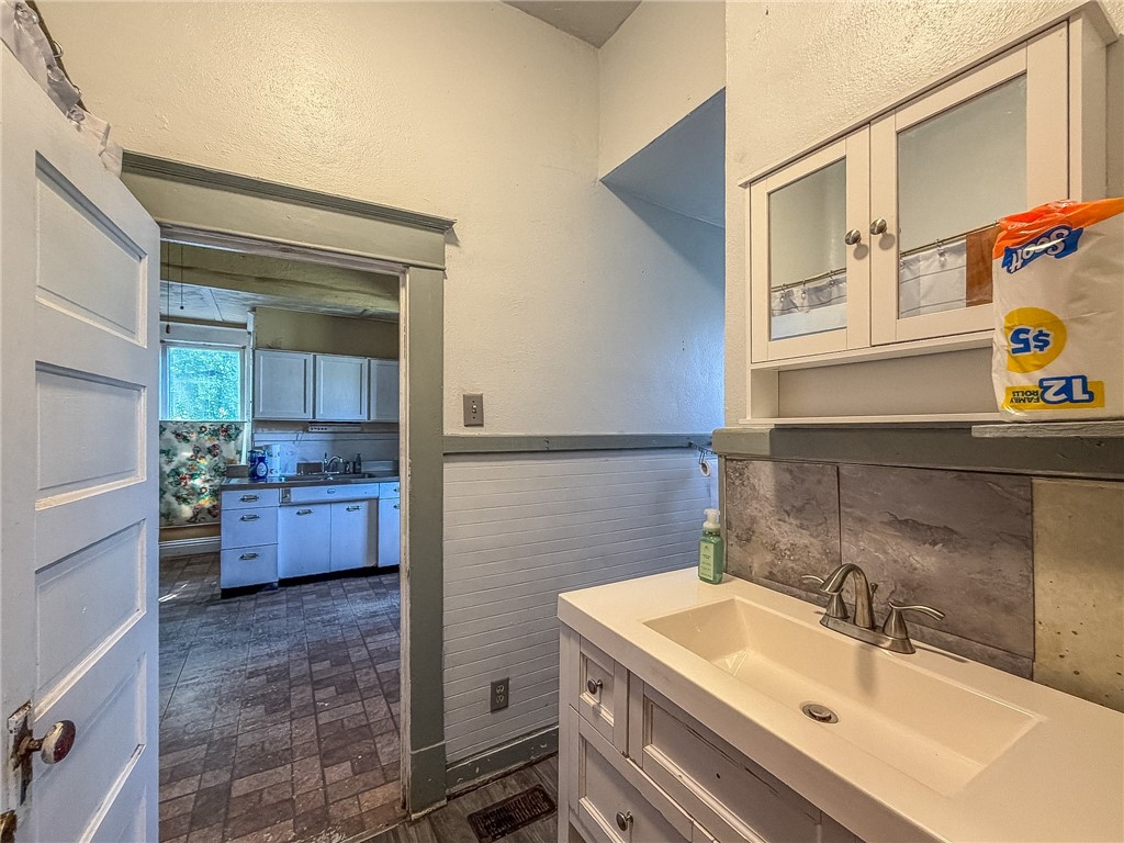 2105 Dewitt Avenue Property Photo 18