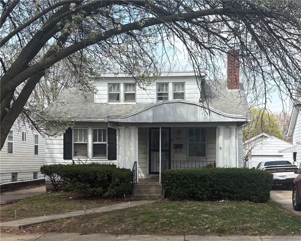 2112 E Clay Street Property Photo 1