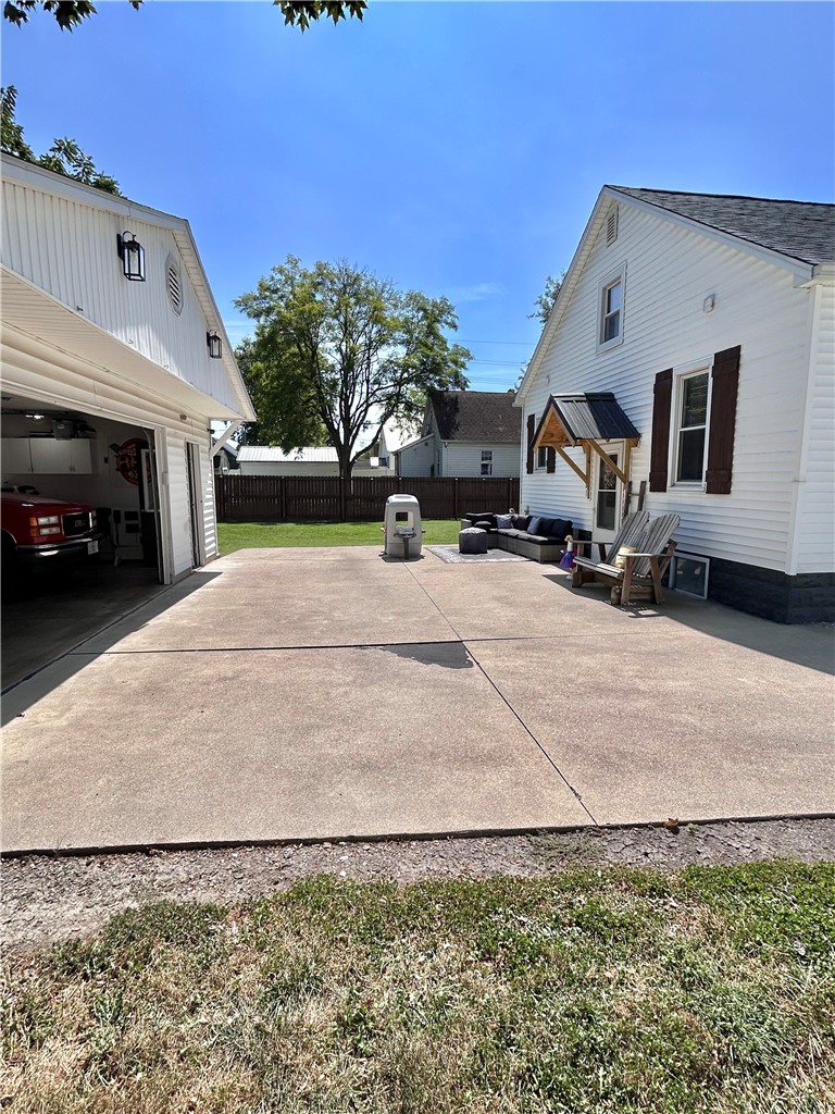 800 Main Street Property Photo 14