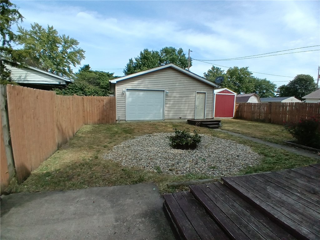 329 Moore Street Property Photo 28