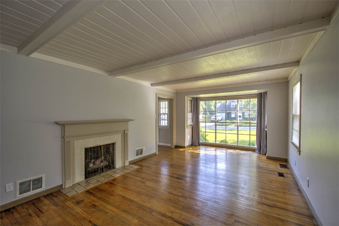 2374 W Forest Avenue Property Photo 11