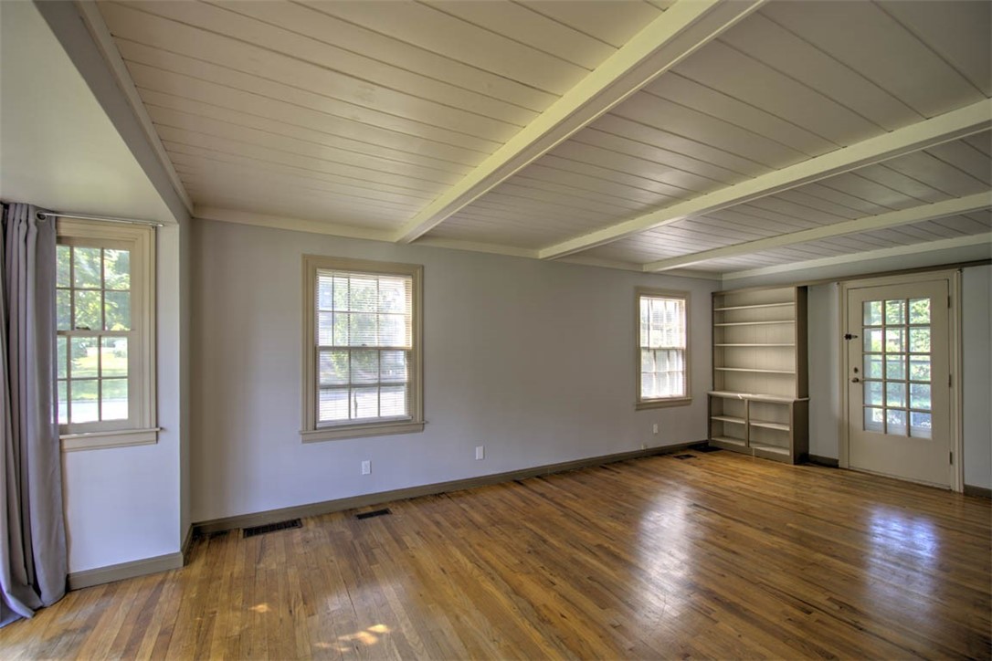 2374 W Forest Avenue Property Photo 12