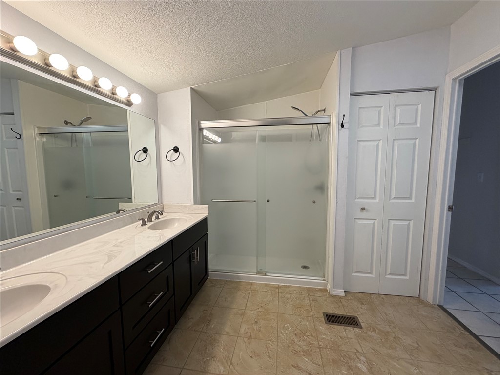 401 Washington Street Property Photo 11