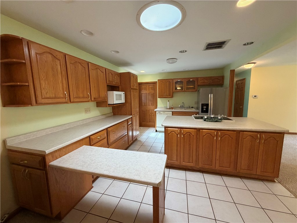 920 Woodlawn Avenue Property Photo 7