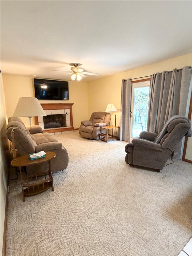 920 Woodlawn Avenue Property Photo 9