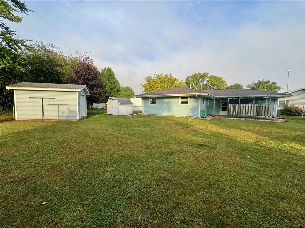 910 N 33rd Street Property Photo 2