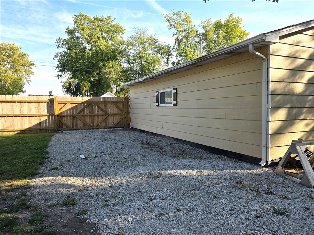 421 N Market Street Property Photo 6