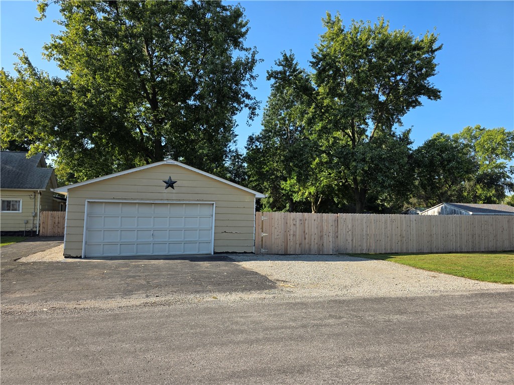 421 N Market Street Property Photo 32