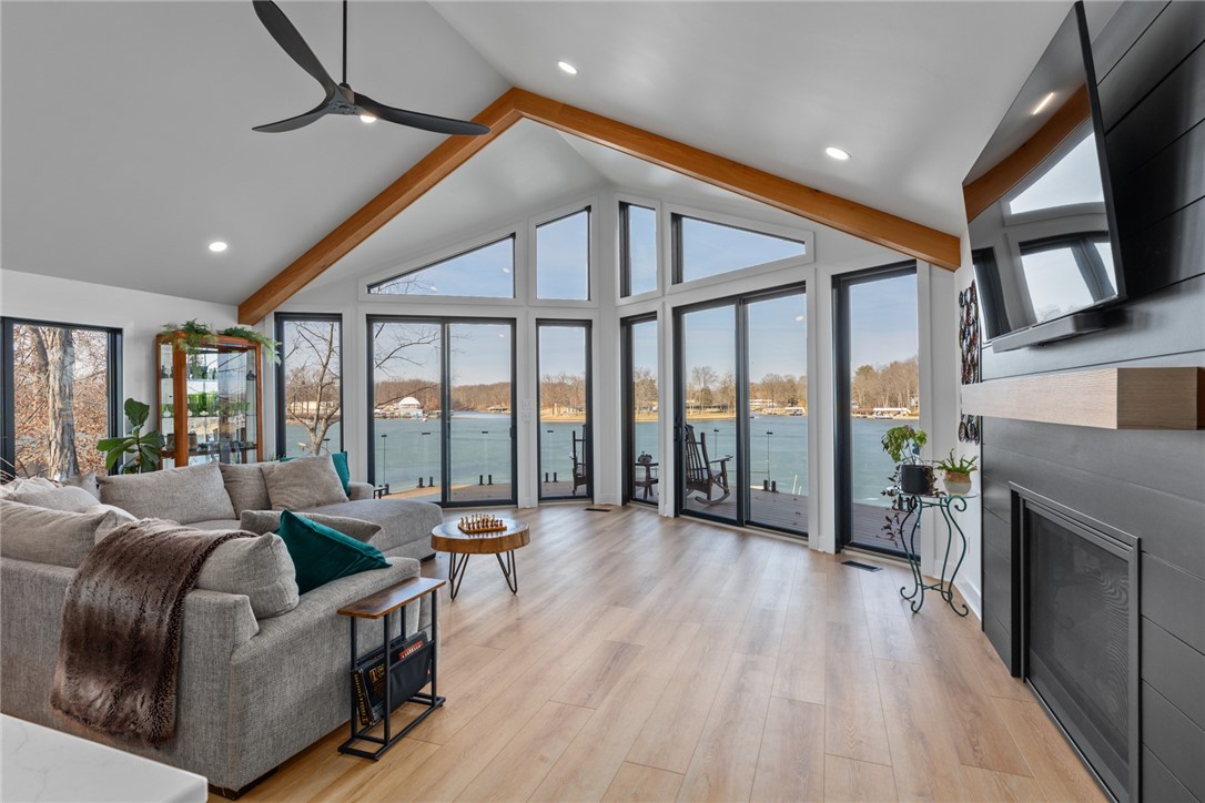 15052 16th Avenue Property Photo 3