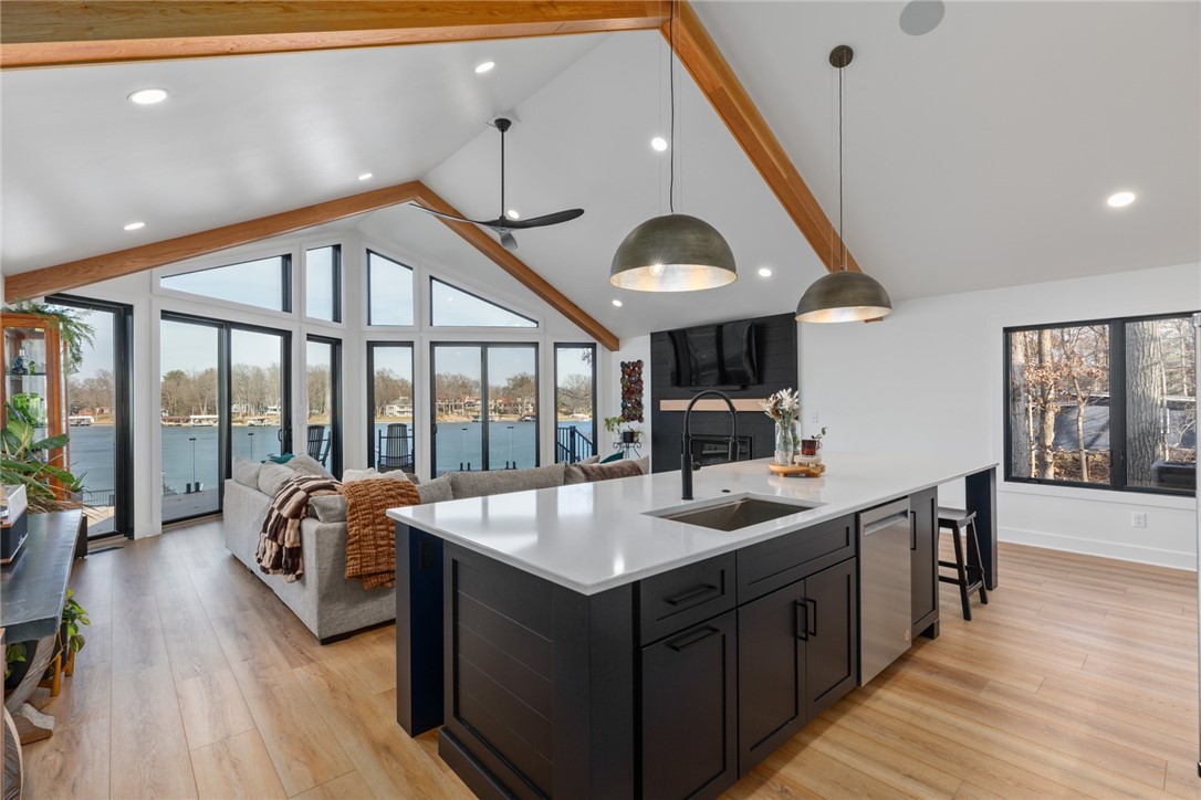 15052 16th Avenue Property Photo 5