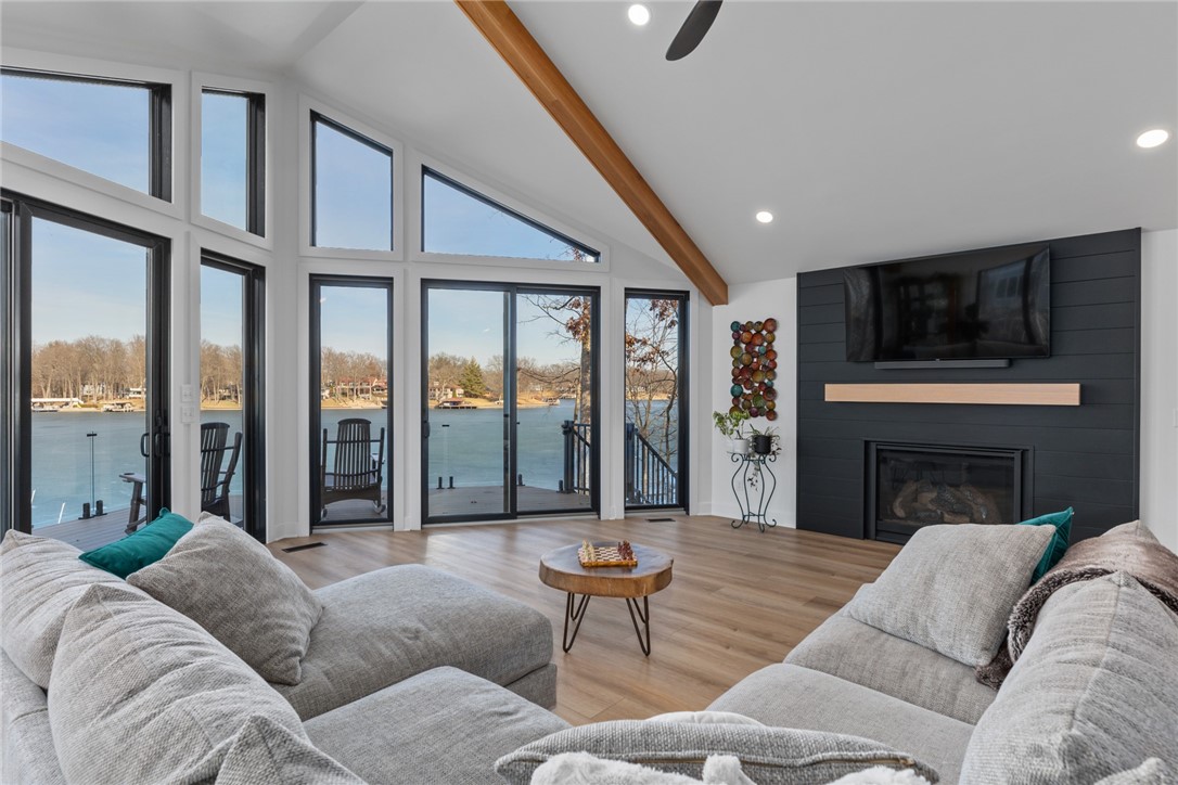 15052 16th Avenue Property Photo 6