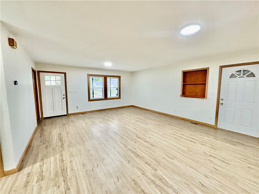 250 N Broadway Street Property Photo 2