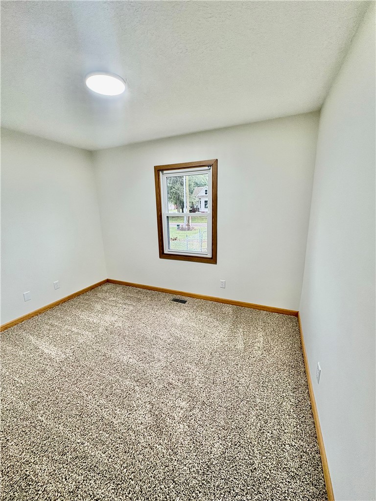 250 N Broadway Street Property Photo 6