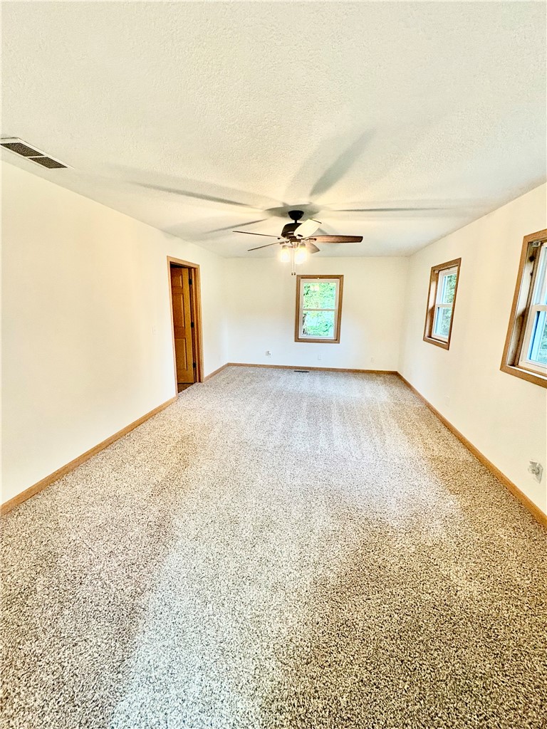 250 N Broadway Street Property Photo 8