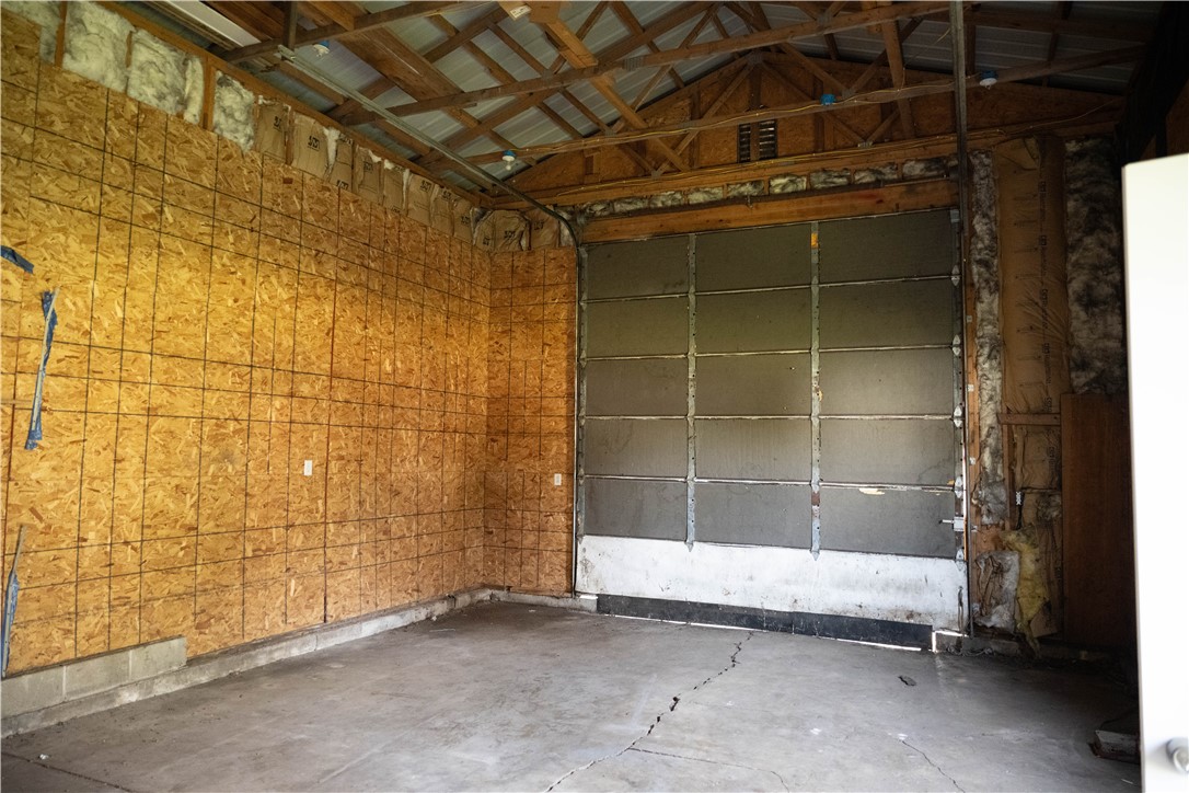 250 N Broadway Street Property Photo 18