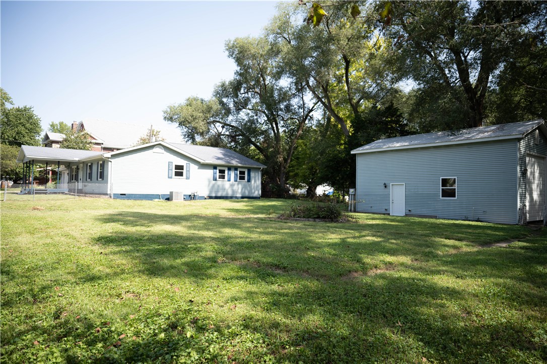 250 N Broadway Street Property Photo 19