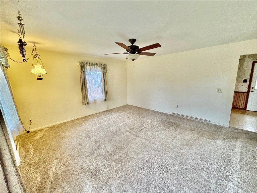 2429 N Graceland Avenue Property Photo 4
